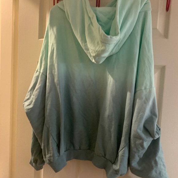 Young Fabulous & Broke Teal Ombré M/L Sweatshirt - Picture 11 of 11